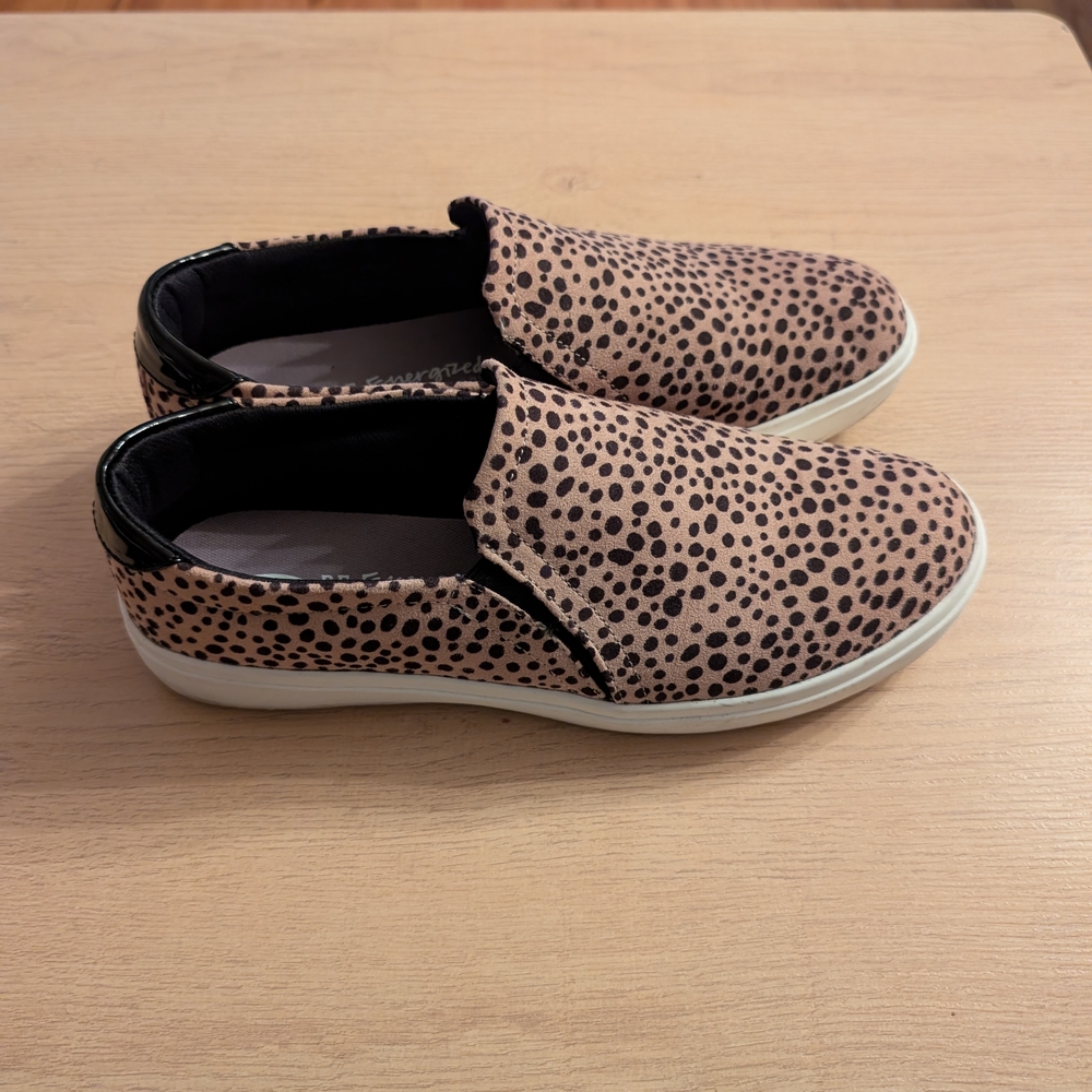 Dr. Scholl's Tan and Black Slip-On Sneakers